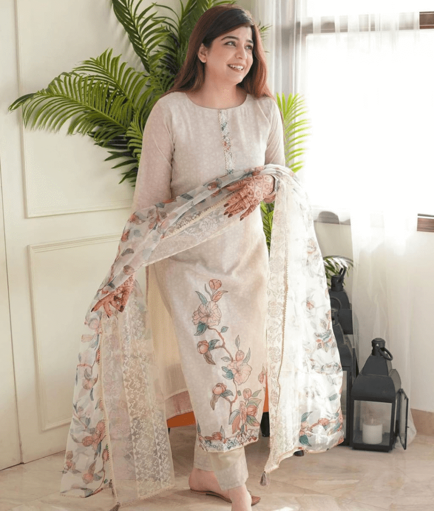 festival kurti set for women, 3 piece kurti pant dupatta set, designer kurti set for parties, women ethnic party wear, festive traditional kurti combo, Indian ethnic wear for women, stylish kurti for festival, premium kurti suit for weddings, celebration kurti dress, modern festive kurti